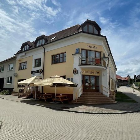 Orlovna Sitborice Hotel ภายนอก รูปภาพ