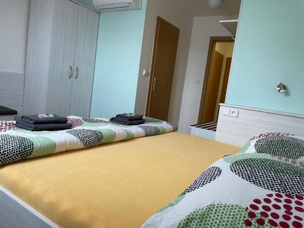 Orlovna Sitborice Hotel ภายนอก รูปภาพ